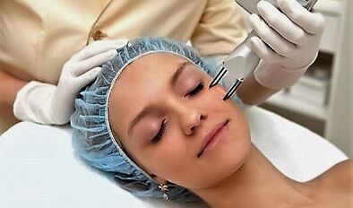 procedimento de rejuvenescimento da pele facial